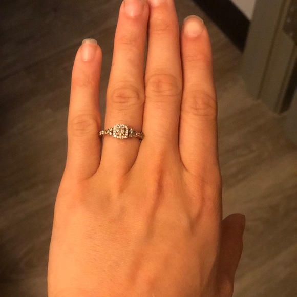 14k levian ring size 4.5-5 - Picture 6 of 6